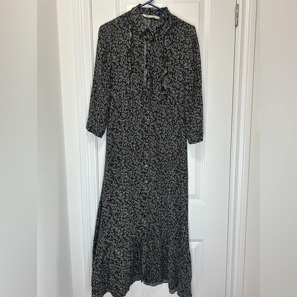 Zara Black and White Long Sleeve Maxi Dress - Picture 2 of 7